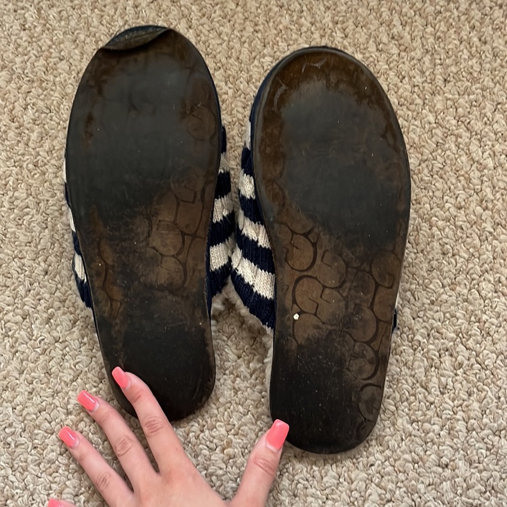 Ugg Slippers - Picture 5 of 5